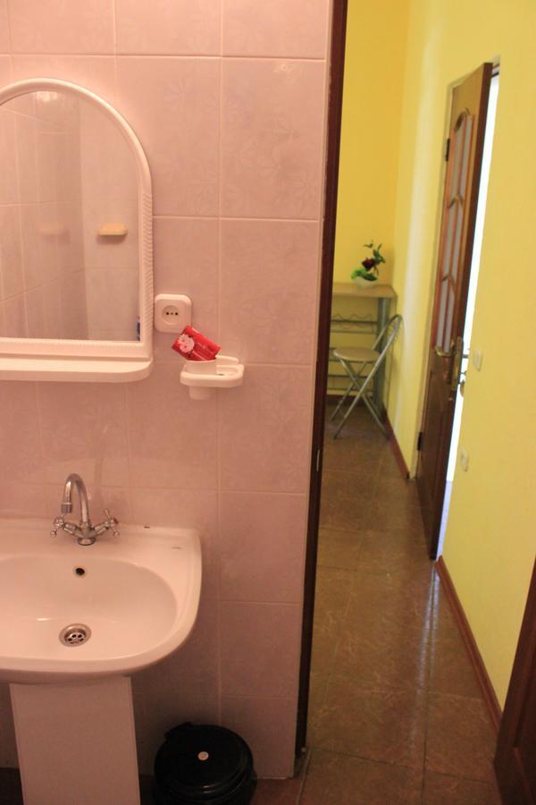 Emiliya Guest House Gagra Dış mekan fotoğraf