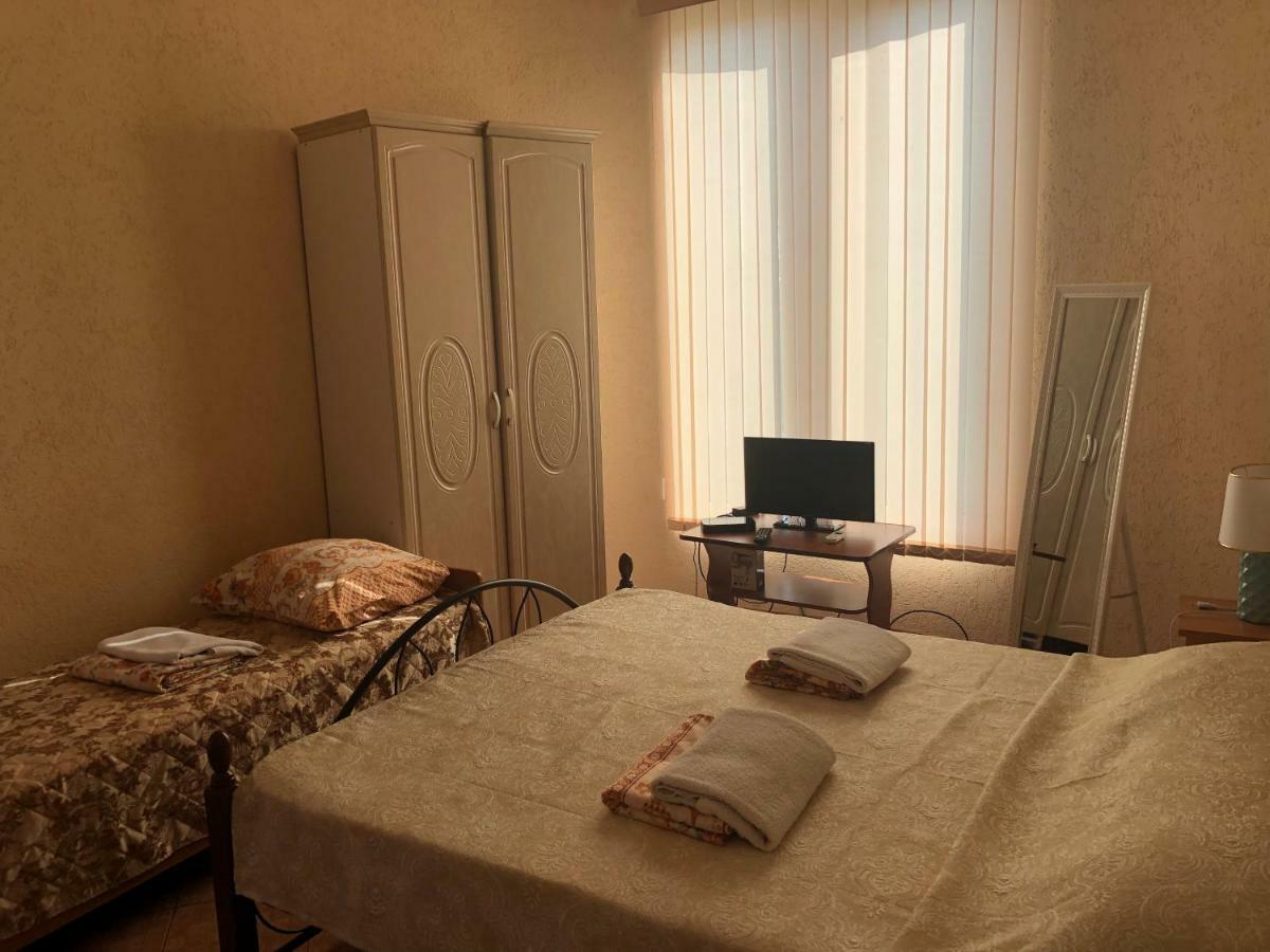 Emiliya Guest House Gagra Dış mekan fotoğraf